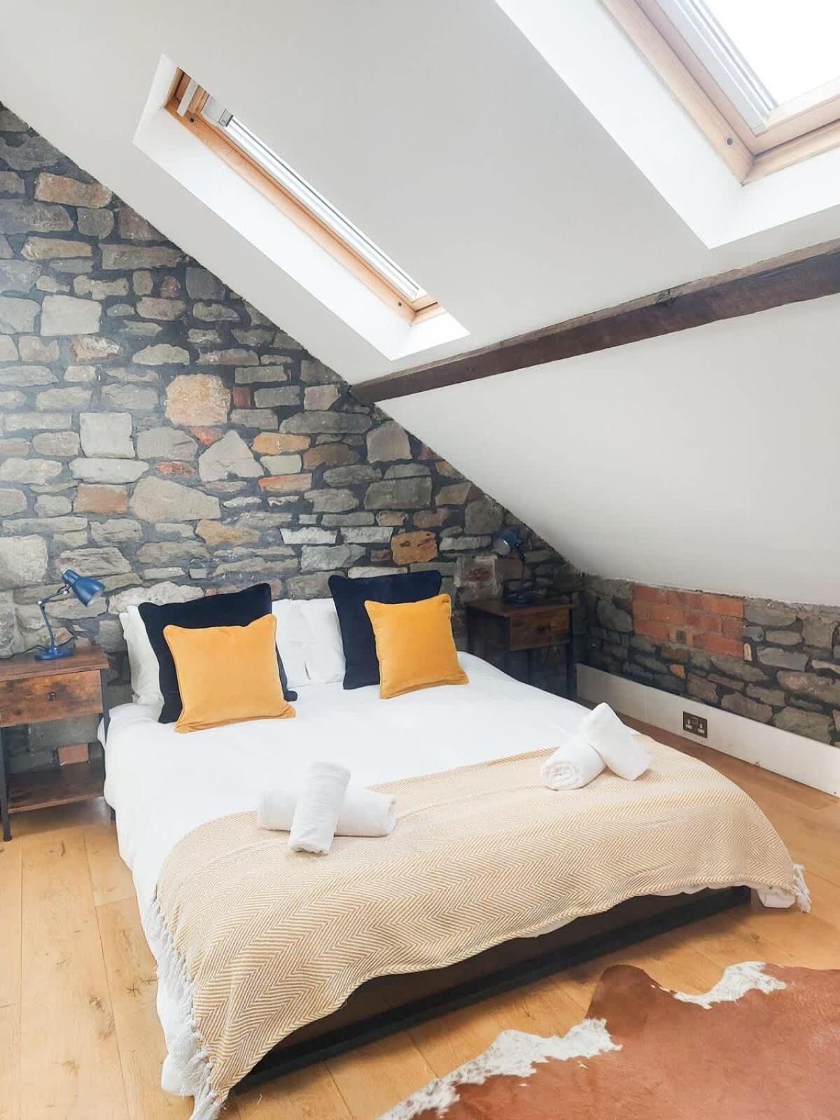 Converted Factory Loft Apartment Бристоль Экстерьер фото