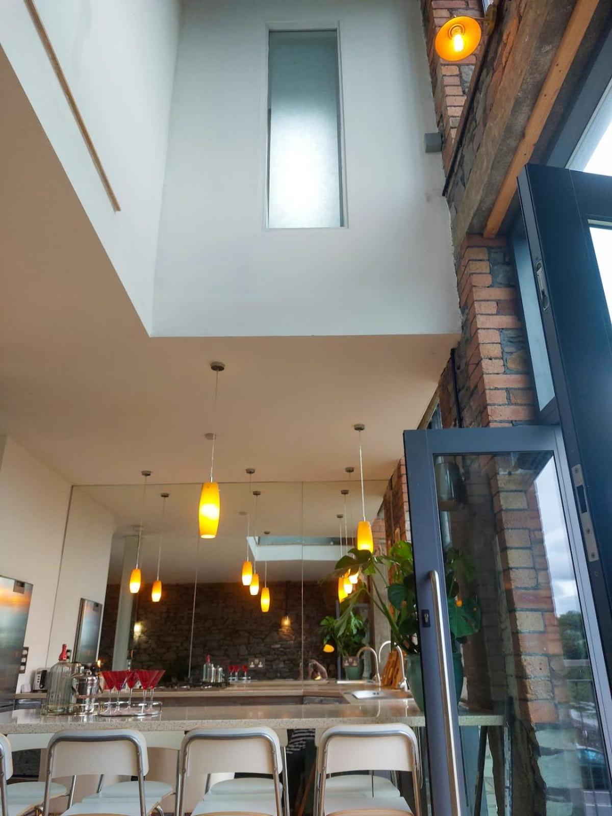 Converted Factory Loft Apartment Бристоль Экстерьер фото
